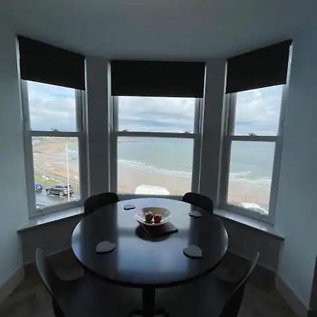 Superb 2 Bedroom Sea View Flat Scarborough Exteriör bild