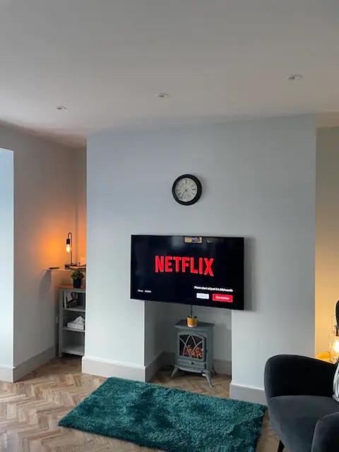 Superb 2 Bedroom Sea View Flat Scarborough Exteriör bild