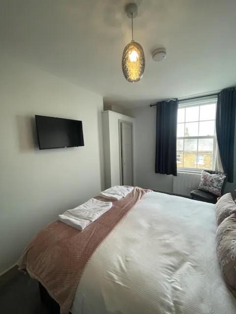 Superb 2 Bedroom Sea View Flat Scarborough Exteriör bild