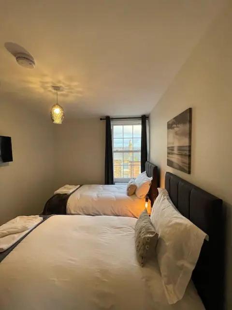Superb 2 Bedroom Sea View Flat Scarborough Exteriör bild