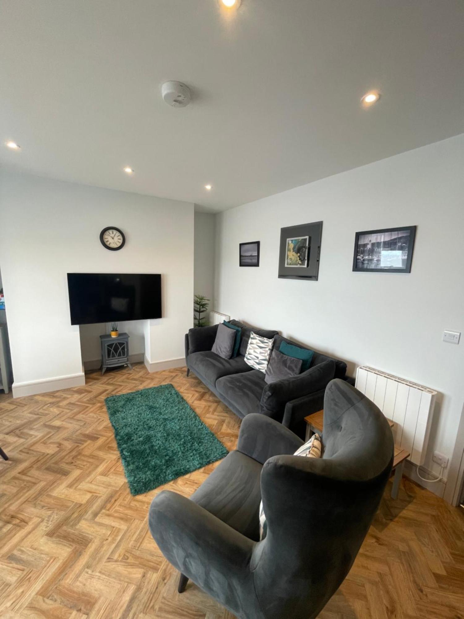 Superb 2 Bedroom Sea View Flat Scarborough Exteriör bild