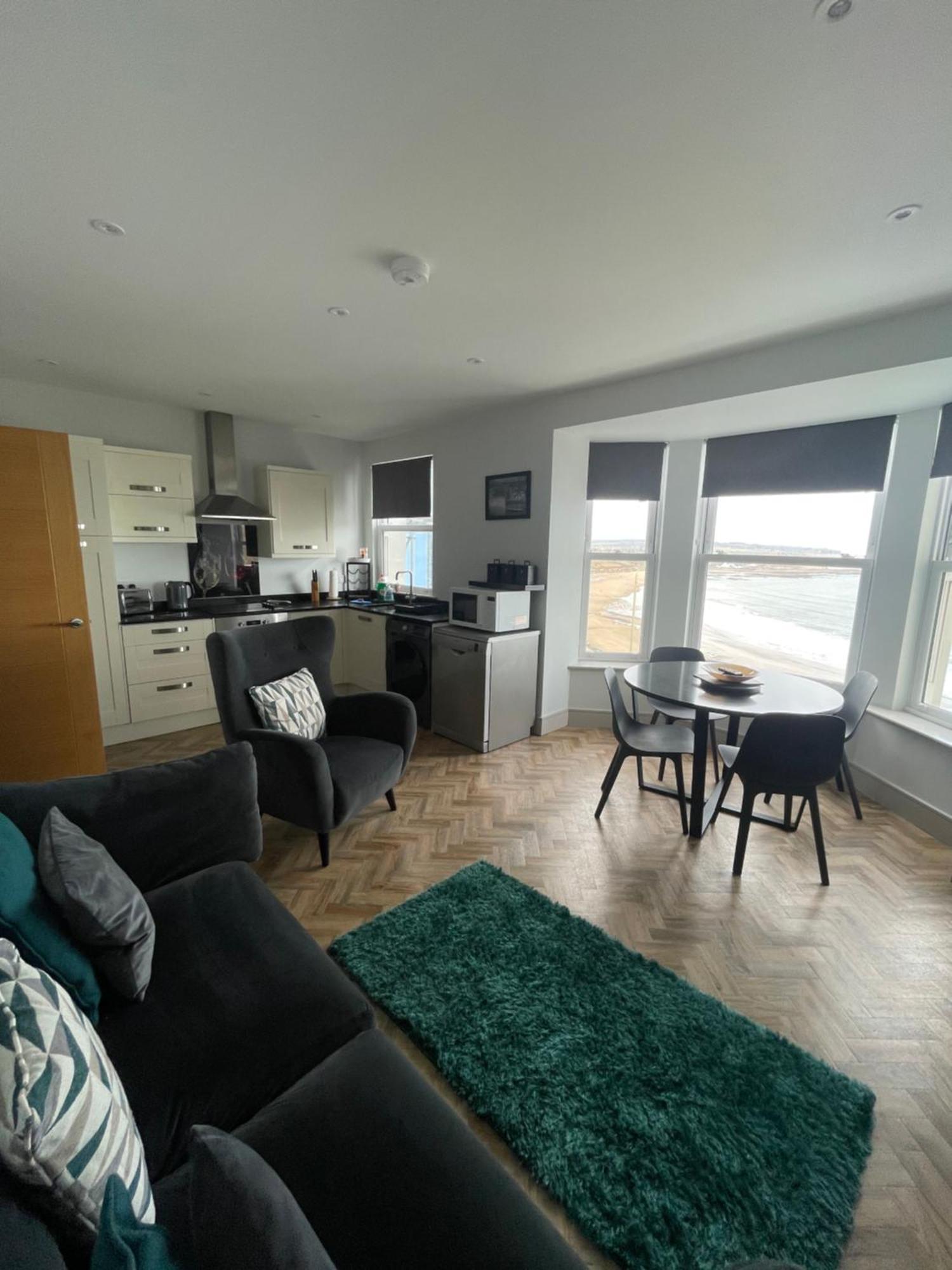 Superb 2 Bedroom Sea View Flat Scarborough Exteriör bild